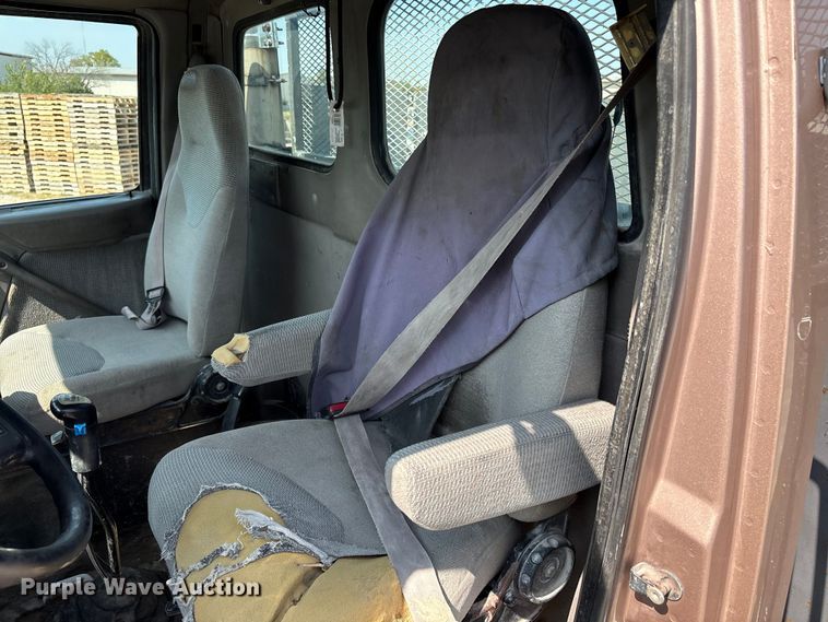 image for item EM2358 2000 Sterling Truck L9513 flatbed truck