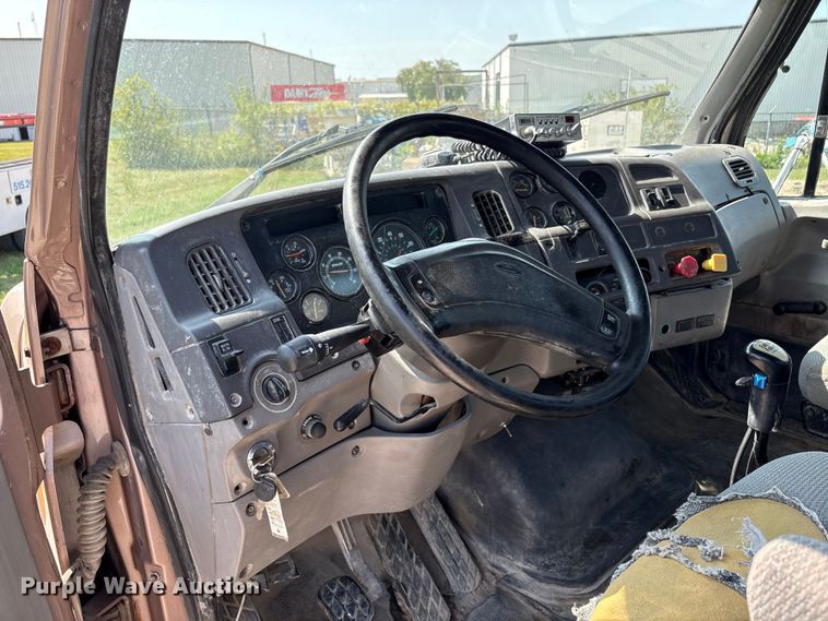 image for item EM2358 2000 Sterling Truck L9513 flatbed truck