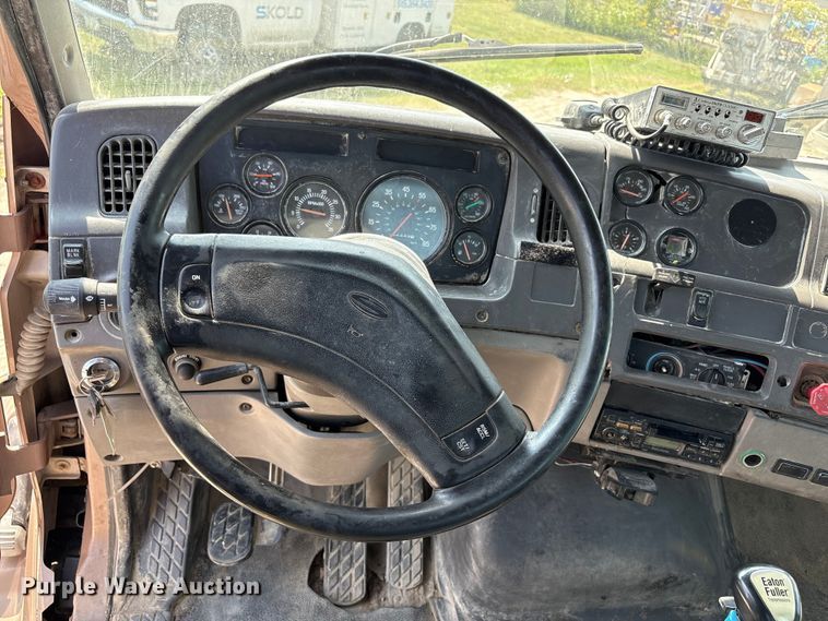 image for item EM2358 2000 Sterling Truck L9513 flatbed truck