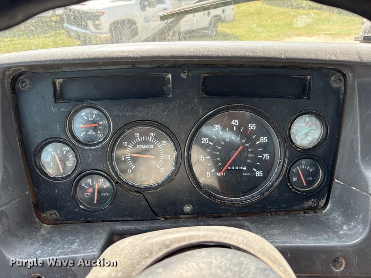 image for item EM2358 2000 Sterling Truck L9513 flatbed truck