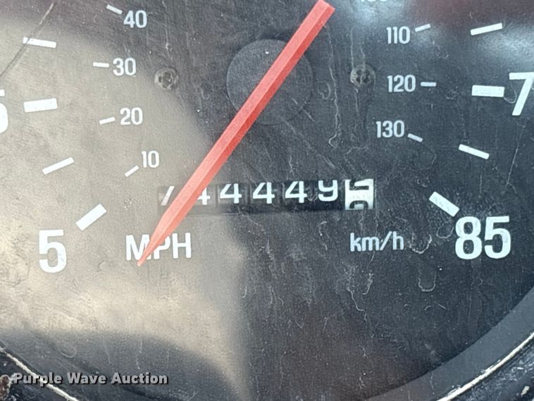 image for item EM2358 2000 Sterling Truck L9513 flatbed truck