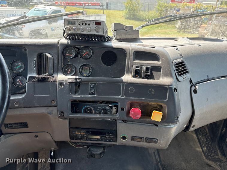 image for item EM2358 2000 Sterling Truck L9513 flatbed truck