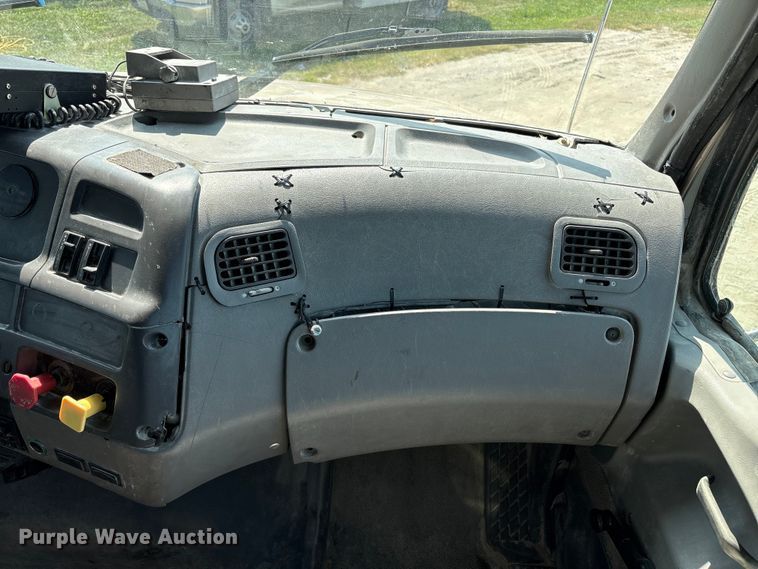 image for item EM2358 2000 Sterling Truck L9513 flatbed truck