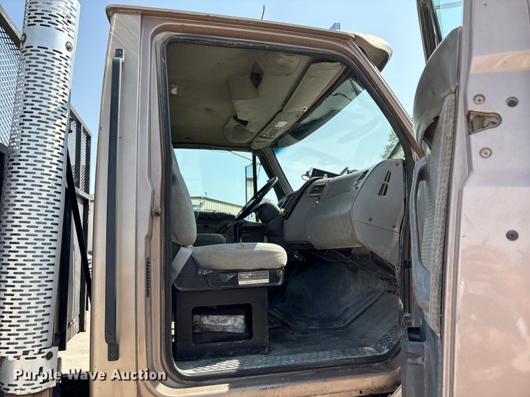 image for item EM2358 2000 Sterling Truck L9513 flatbed truck