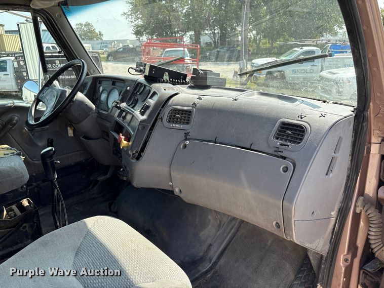 image for item EM2358 2000 Sterling Truck L9513 flatbed truck