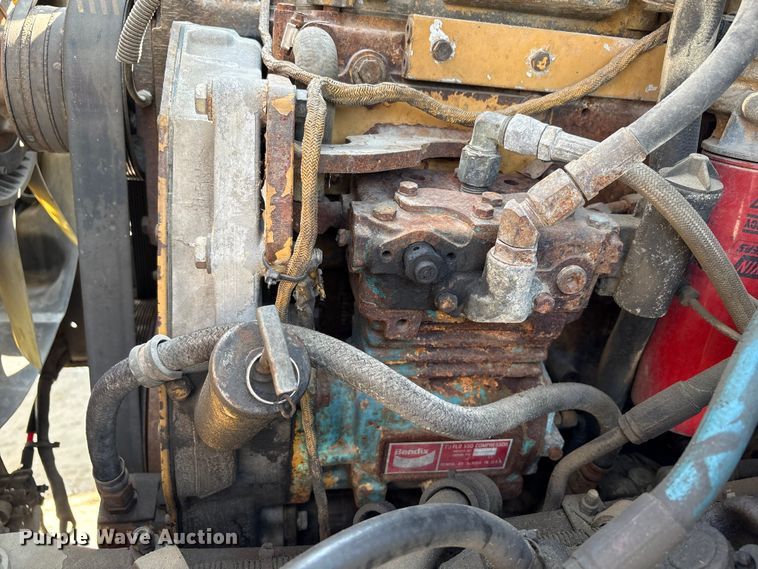 image for item EM2358 2000 Sterling Truck L9513 flatbed truck