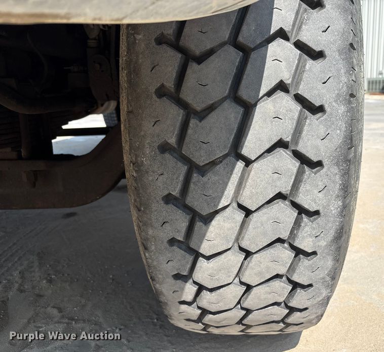 image for item EM2358 2000 Sterling Truck L9513 flatbed truck