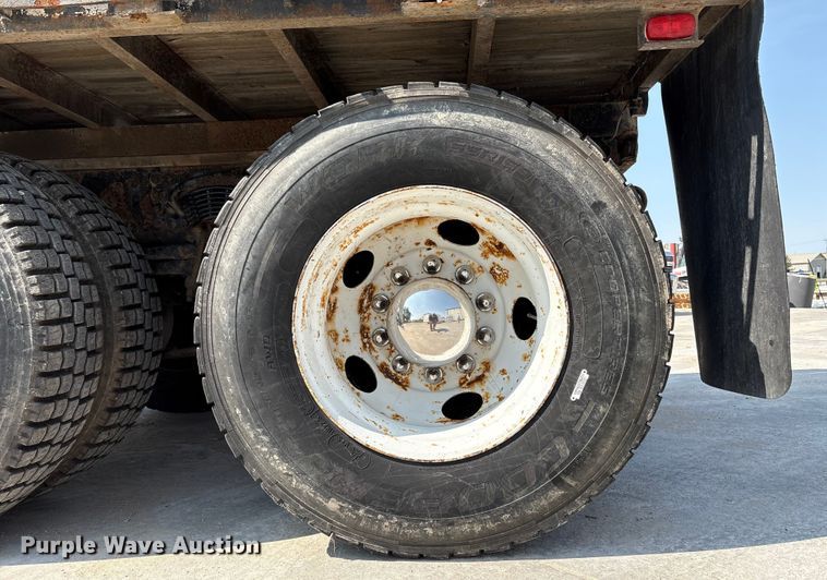 image for item EM2358 2000 Sterling Truck L9513 flatbed truck