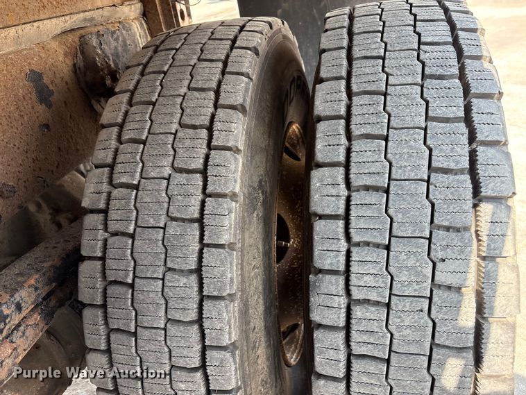 image for item EM2358 2000 Sterling Truck L9513 flatbed truck