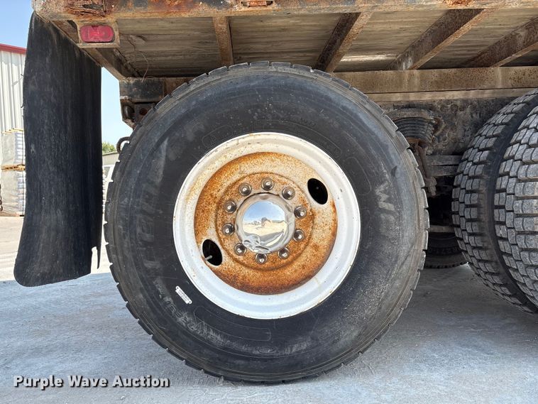 image for item EM2358 2000 Sterling Truck L9513 flatbed truck