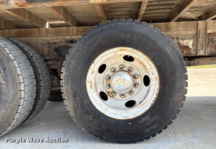 image for item EM2358 2000 Sterling Truck L9513 flatbed truck