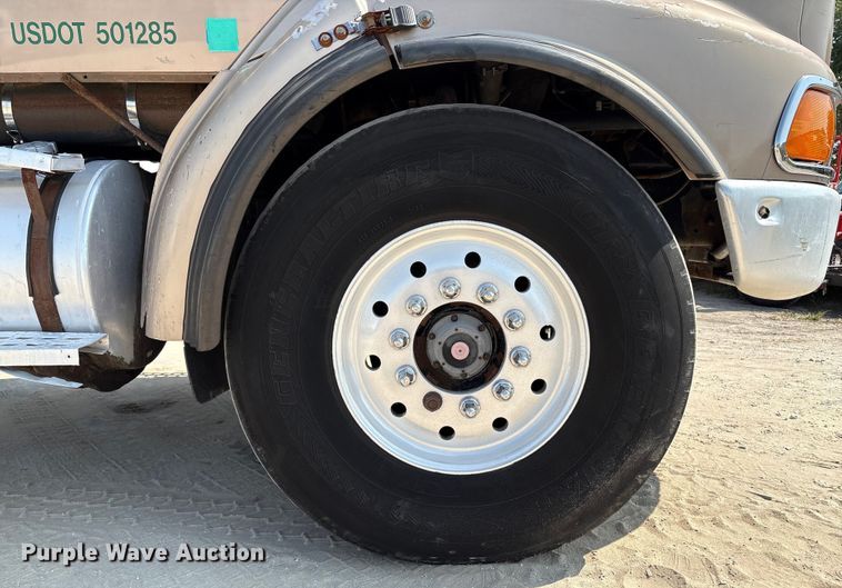 image for item EM2358 2000 Sterling Truck L9513 flatbed truck