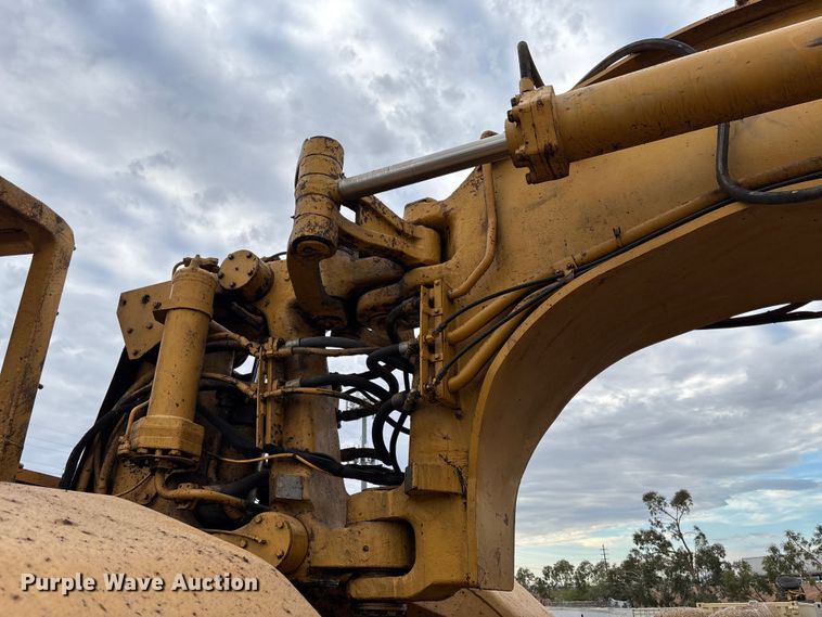 image for item EM5059 1977 Caterpillar 631D water wagon