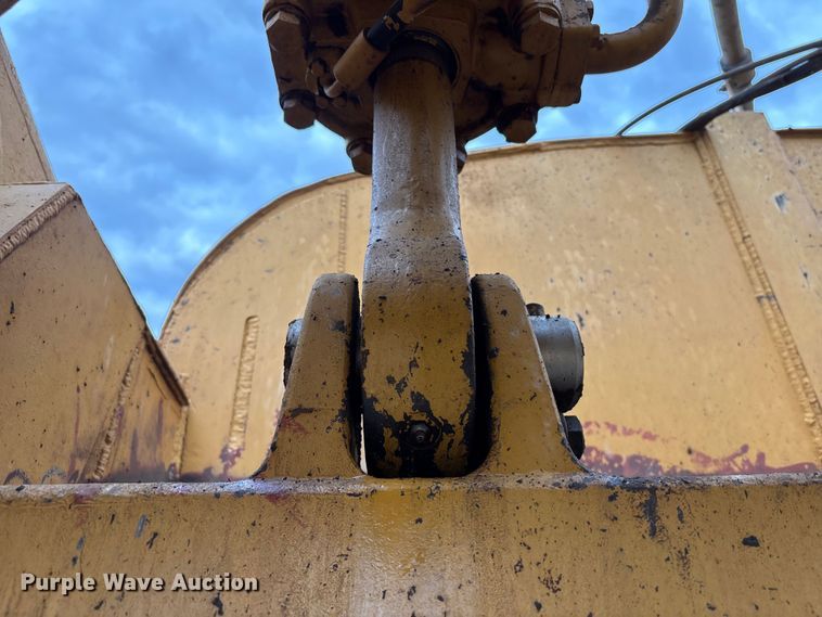 image for item EM5059 1977 Caterpillar 631D water wagon