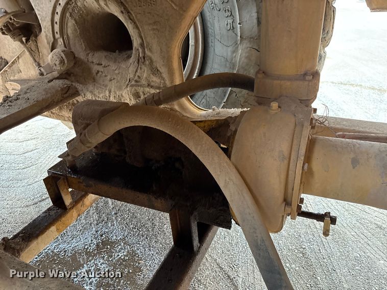 image for item EM5059 1977 Caterpillar 631D water wagon