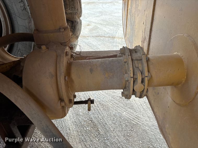 image for item EM5059 1977 Caterpillar 631D water wagon