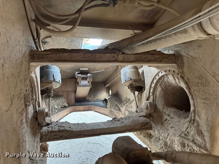 image for item EM5059 1977 Caterpillar 631D water wagon