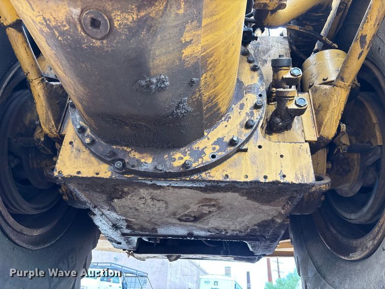 image for item EM5059 1977 Caterpillar 631D water wagon