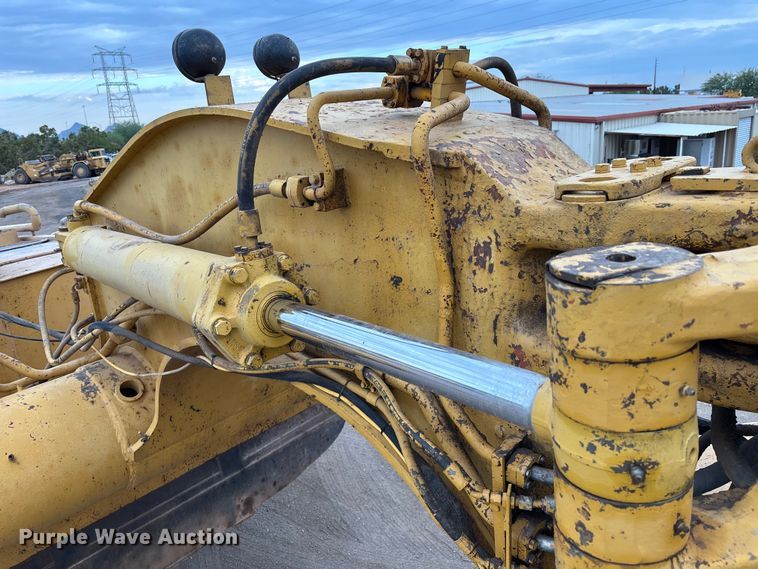 image for item EM5059 1977 Caterpillar 631D water wagon