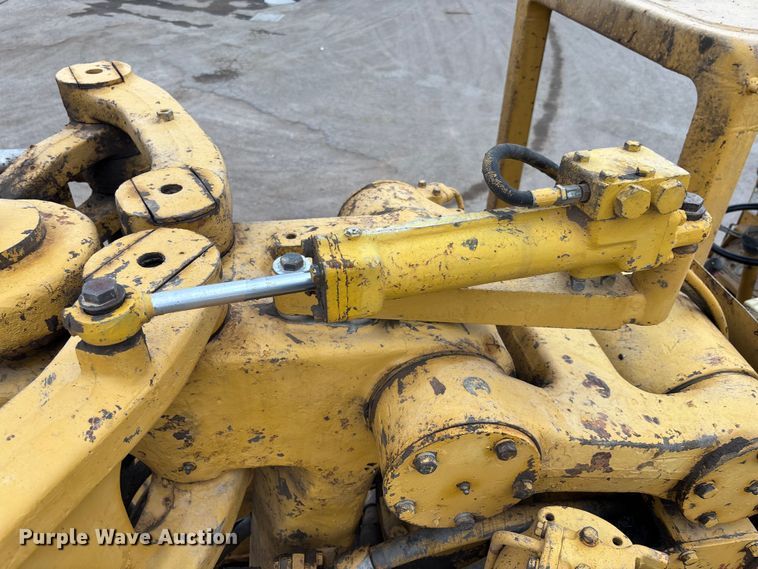 image for item EM5059 1977 Caterpillar 631D water wagon