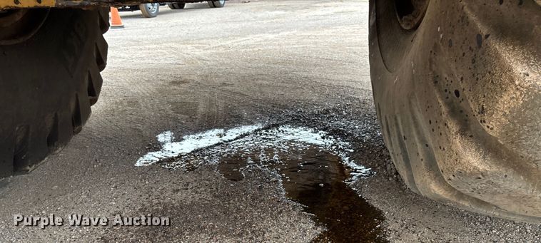 image for item EM5059 1977 Caterpillar 631D water wagon