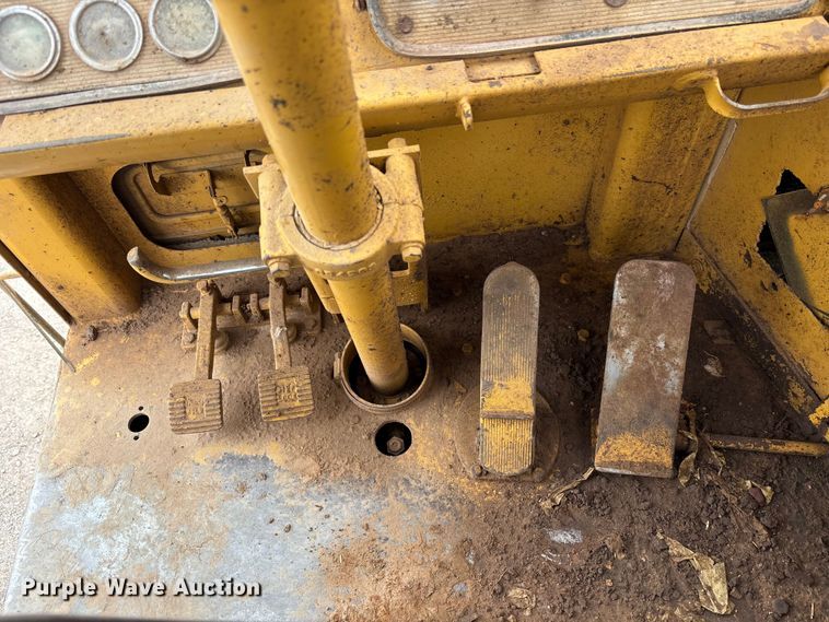 image for item EM5059 1977 Caterpillar 631D water wagon