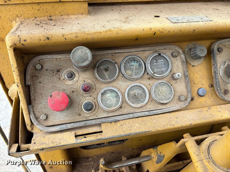 image for item EM5059 1977 Caterpillar 631D water wagon