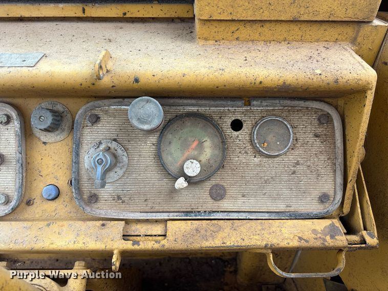 image for item EM5059 1977 Caterpillar 631D water wagon