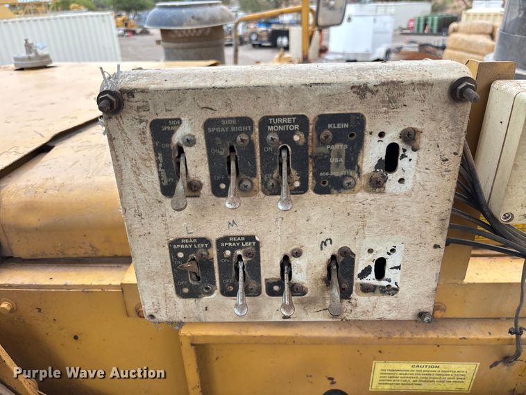 image for item EM5059 1977 Caterpillar 631D water wagon