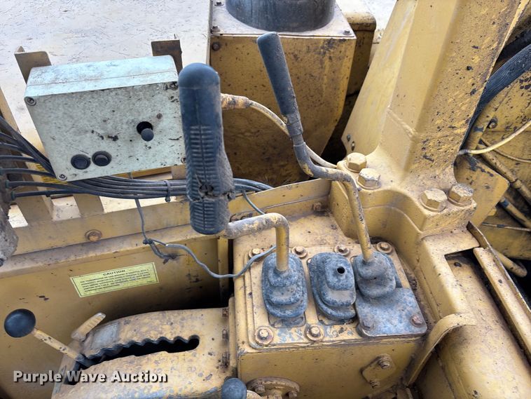 image for item EM5059 1977 Caterpillar 631D water wagon