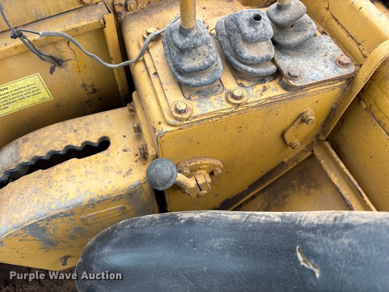 image for item EM5059 1977 Caterpillar 631D water wagon