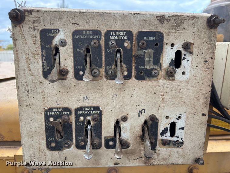 image for item EM5059 1977 Caterpillar 631D water wagon