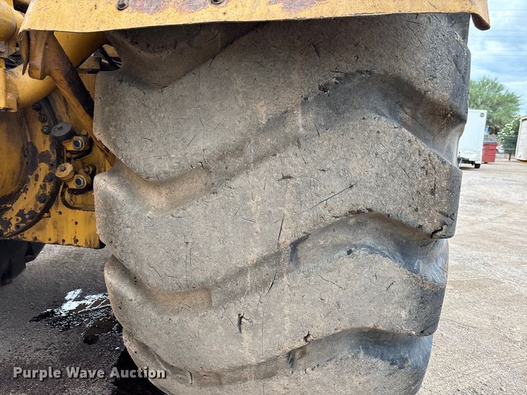 image for item EM5059 1977 Caterpillar 631D water wagon