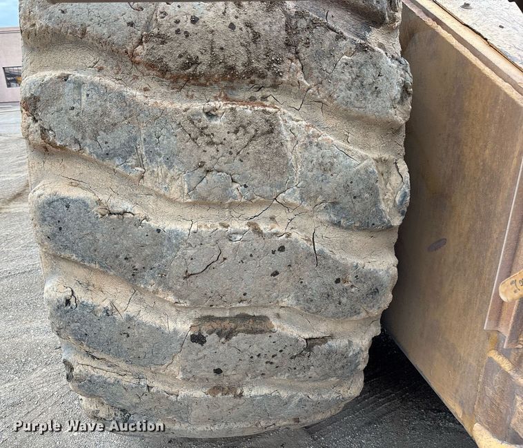 image for item EM5059 1977 Caterpillar 631D water wagon