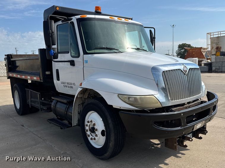 image for item EM8094 2005 International 4300 SBA 4x2 dump truck