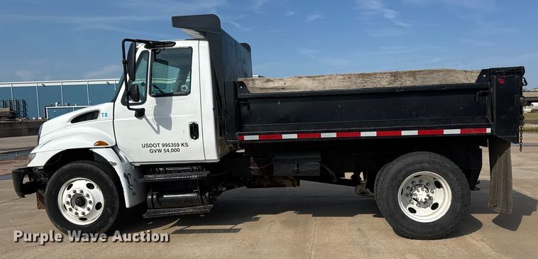 image for item EM8094 2005 International 4300 SBA 4x2 dump truck