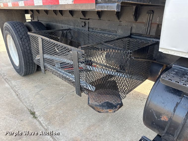 image for item EM8094 2005 International 4300 SBA 4x2 dump truck