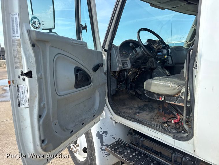 image for item EM8094 2005 International 4300 SBA 4x2 dump truck