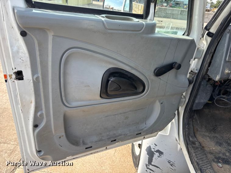 image for item EM8094 2005 International 4300 SBA 4x2 dump truck