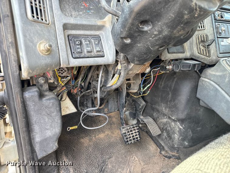 image for item EM8094 2005 International 4300 SBA 4x2 dump truck