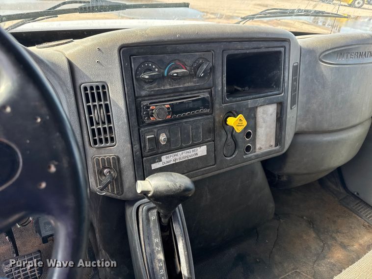 image for item EM8094 2005 International 4300 SBA 4x2 dump truck