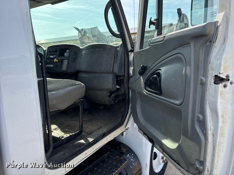 image for item EM8094 2005 International 4300 SBA 4x2 dump truck