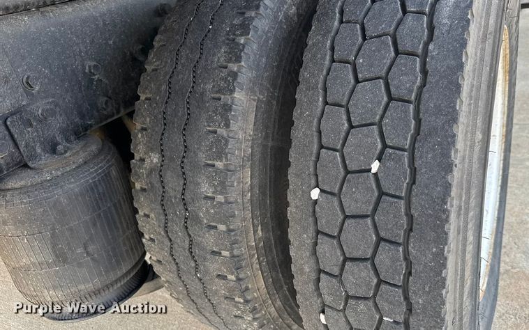 image for item EM8094 2005 International 4300 SBA 4x2 dump truck