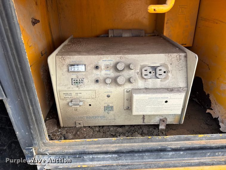 image for item EM8096 1995 International 4900 digger derrick truck