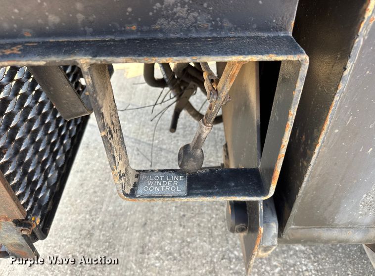 image for item EM8096 1995 International 4900 digger derrick truck