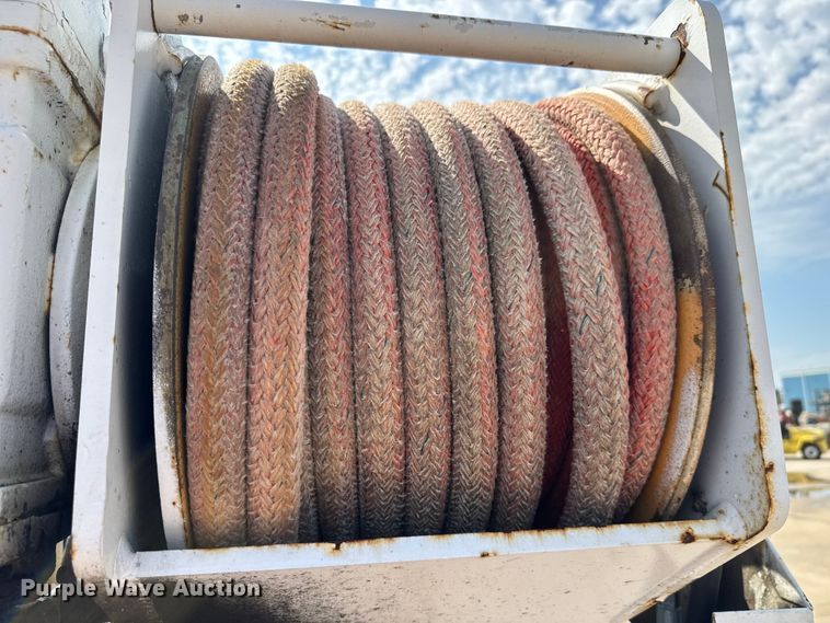 image for item EM8096 1995 International 4900 digger derrick truck