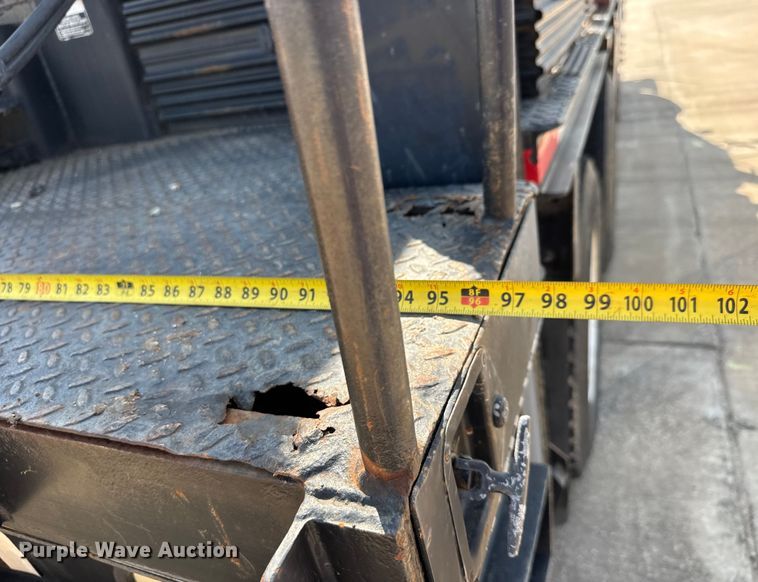 image for item EM8096 1995 International 4900 digger derrick truck