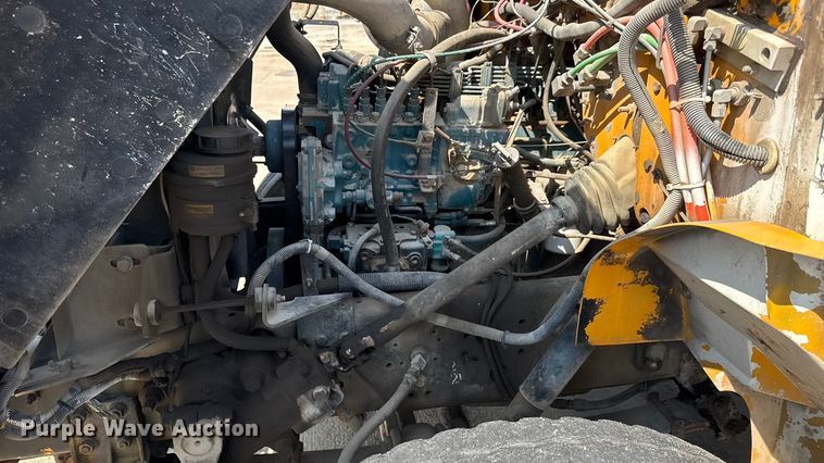 image for item EM8096 1995 International 4900 digger derrick truck