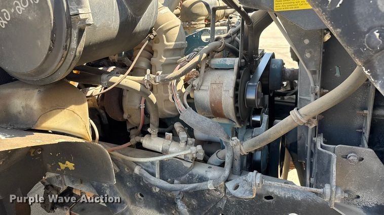 image for item EM8096 1995 International 4900 digger derrick truck