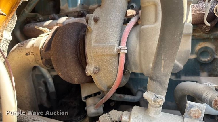 image for item EM8096 1995 International 4900 digger derrick truck